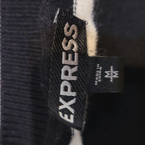 EXPRESS BLACK AND WHITE DRESS SWEATER MEDIUM A-14 - Picture 3 of 5